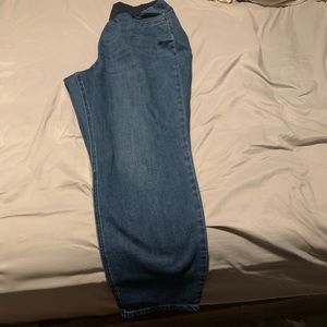 Plus size maternity skinny jeans